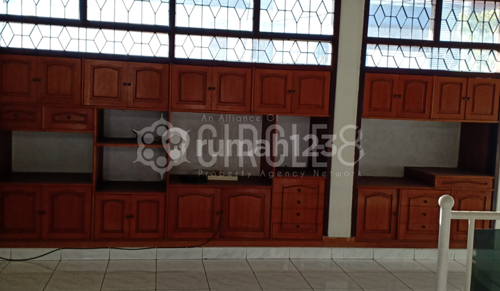 House Suitable for Office or Mess 8 Bedrooms, Pasteur Bandung 2