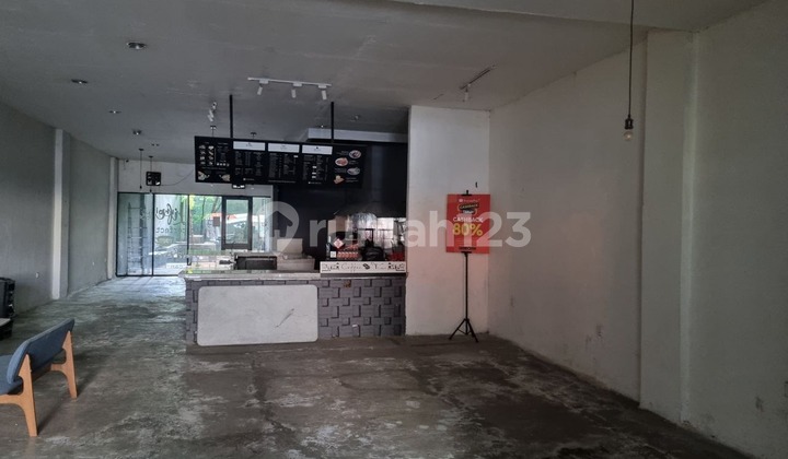 Rent a 1-Story Super Strategic Shop House on Main Road, Jl. Sunda, Bandung