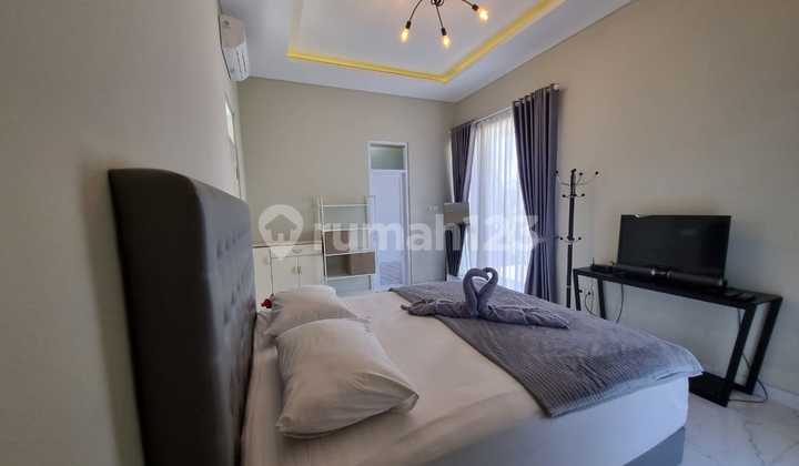 Rumah Furnished 2 Lantai Posisi Hoek di Kota Baru Parahyangan 1