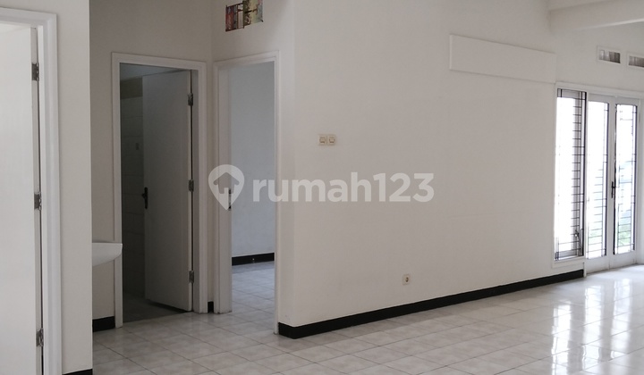 Rumah 3Kt Asri dan Nyaman di Kota Baru Parahyangan, Bandung