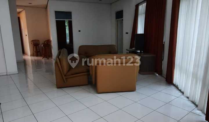 Disewakan Rumah Mewah Furnish 2 Lt Siap Huni Cipaganti, Bandung 1