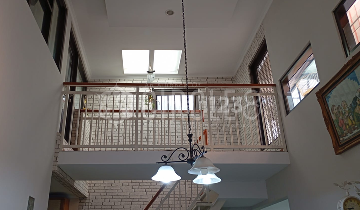 Harga Nego! Rumah Luas 2 Lantai SHM Nusa Hijau Cimahi Utara