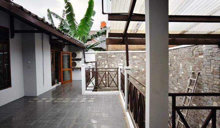 Sewa Rumah Eksklusif Nyaman Asri Furnished Sayap Pasteur Bandung 2