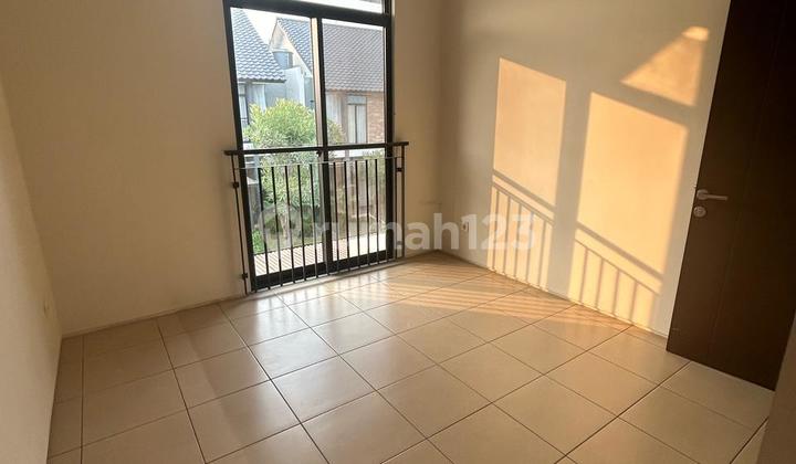 Spacious Open Space 2-Storey Ready-to-Occupy House in Kota Baru Parahyangan 2