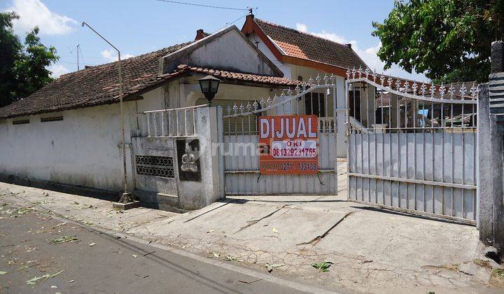 Rumah Lawas Halaman Luas Dekat IAIN Pucangan Kartasura 2