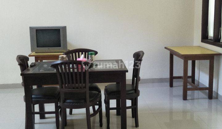 Rumah Eksklusif di Gentan Include Perabot Lingkungan Privasi 3