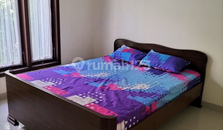 Rumah Eksklusif di Gentan Include Perabot Lingkungan Privasi 7