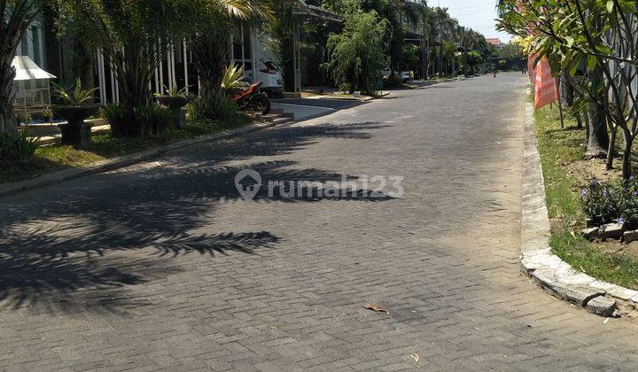 Rumah Eksklusif di Gentan Include Perabot Lingkungan Privasi 8