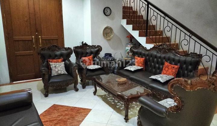 Rumah Modern 2 Lantai di Manahan Solo 5