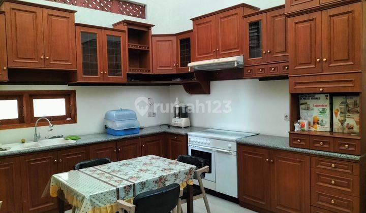 Rumah Modern 2 Lantai di Manahan Solo 6