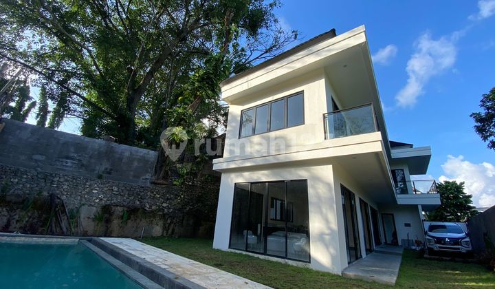 New villa in Umalas with view of rice fields, river, quiet, comfortable environment