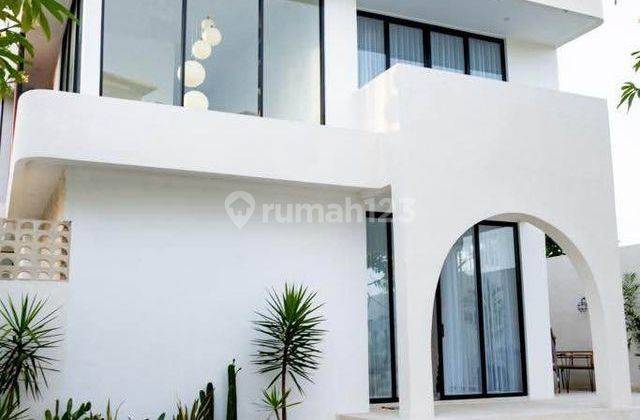 Villa Baru Modern Dekat Pantai Pererenan. 1