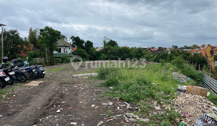 Commercial Land at Batu Bolong Beach, Canggu 46 are SHM - Freehold Certificate Commercial Land at Batu Bolong Beach, Canggu 46 are SHM - Freehold Certificate