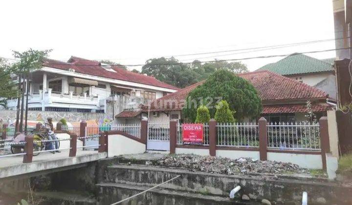 Rumah Strategis Semi Furnished SHM di Jl. Cipto, Cirebon 2