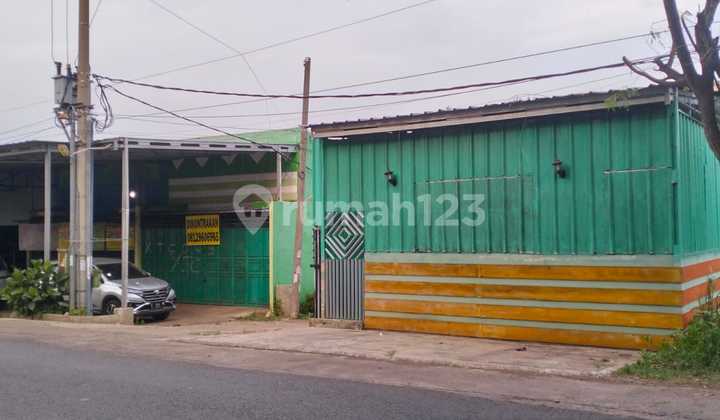 Affordable Strategic Shop House Ready to Use by the Side of Lemahabang Road, Cirebon Regency 2