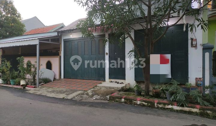 House in Cirebon City, Suitable for Business, Wide Road Access. House in Cirebon City, Suitable for Business, Wide Road Access.