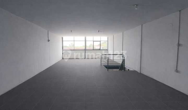 Very Strategic Shop House on the Edge of the Main Road in Cirebon City with Container Access 1