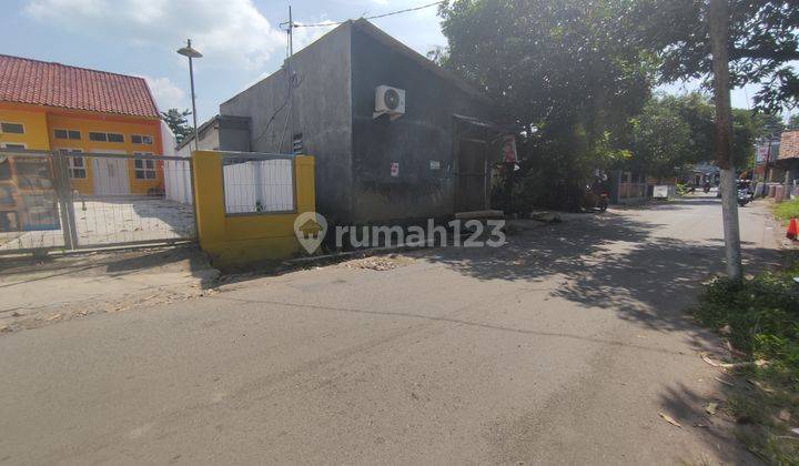 Ruko baru berhalaman luas dekat pintu toll  4