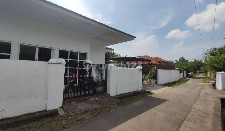 Rumah berhalaman luas dekat CSB Mall 2