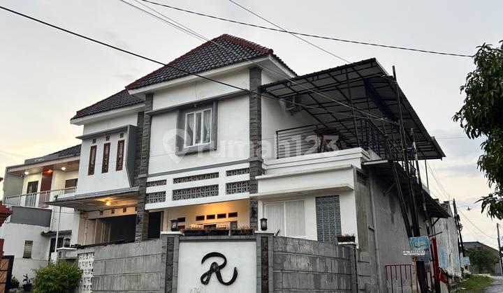 Rumah Plus Kolam Renang Pribadi di Kota Cirebon