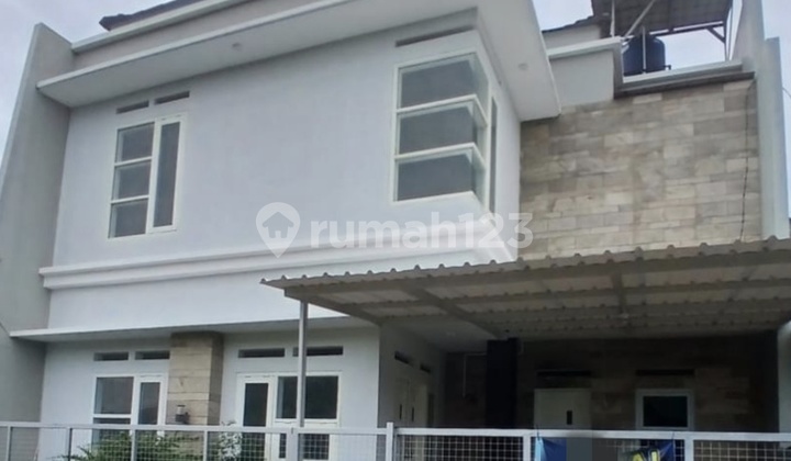 Neat House on Jl Pembangunan Near CSB Mall