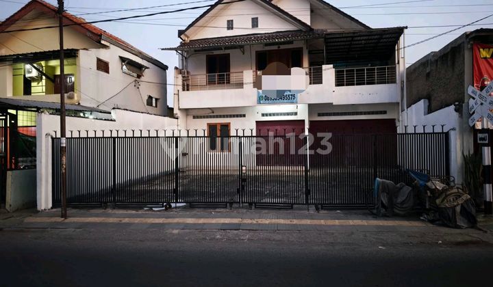 Rumah Strategis Parkiran Luas di Kota Cirebon Cocok Buat Kantor 1