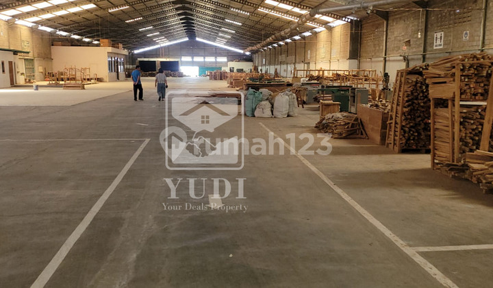 Ready-to-Use Warehouse in Plumbon Toll Gate Industrial Zone