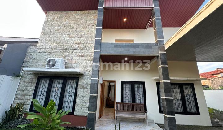 Neat House Near Csb Mall with Spacious Yard