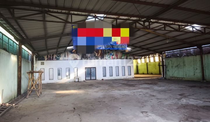 Warehouse on the Side of the Main Road in Cirebon City, Container Access. Warehouse on the Side of the Main Road in Cirebon City, Container Access.