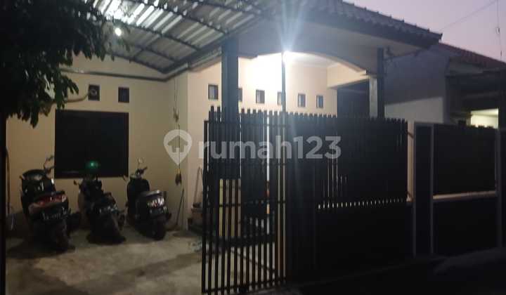 Ready-to-Live House for Sale Including Contents in the Middle of the Farmland 1