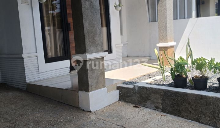 Rumah komplek strategis lokasi tengah kota dekat kampus Unswagati di Jl pemuda 