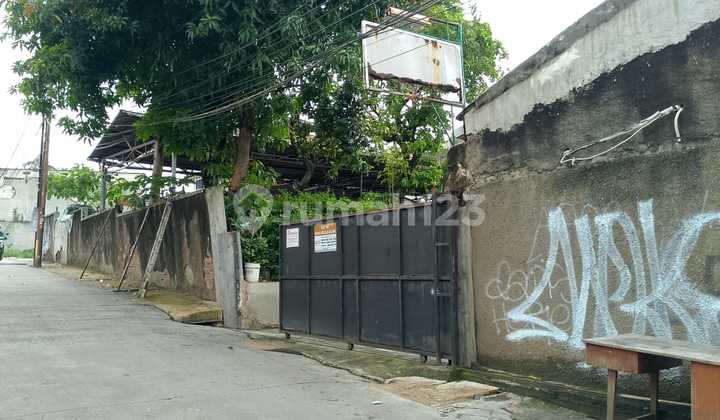 Rumah Luas di Jl Air Maya di Kebayoran Lama 2