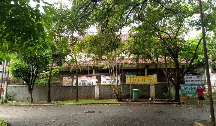 Rumah 2 Lantai Di Simprug, Jakarta Selatan.