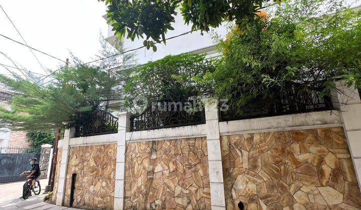 Rumah di Jl.Katalia Raya 2 Lantai SHM Bagus Sekali Unfurnished 6