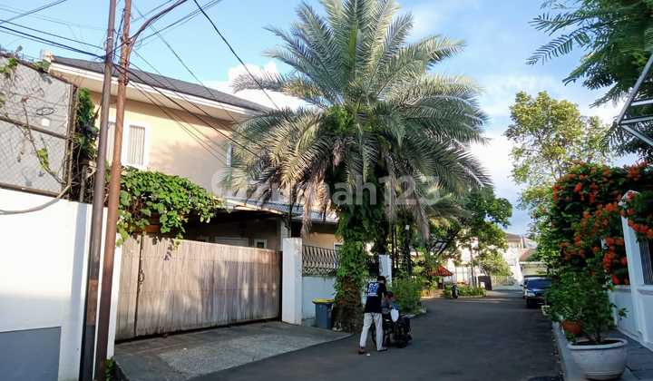 Rumah Huk Di Komp.iapco Dekat Lippo Mall Kemang Rumah Huk Di Komp.iapco Dekat Lippo Mall Kemang