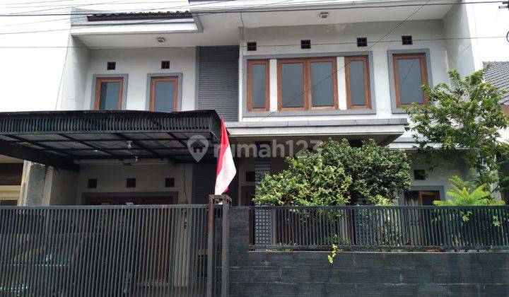 tampak depan rumah di komplek bppt kembangan
