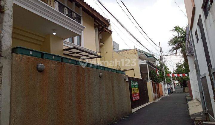 Rumah Minimalis Tebet Jakarta Selatan Lt 180 m Jalan 1 mobil  1