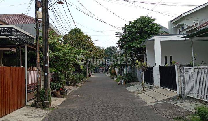 Rumah Cantik Lt 180m² di Wilayah Bintaro Tangerang Selatan SHM 2