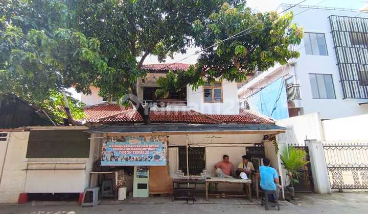 Rumah Asri 2 Lantai di Jl Wijaya I Petogogan Kebayoran Baru Jakarta Selatan