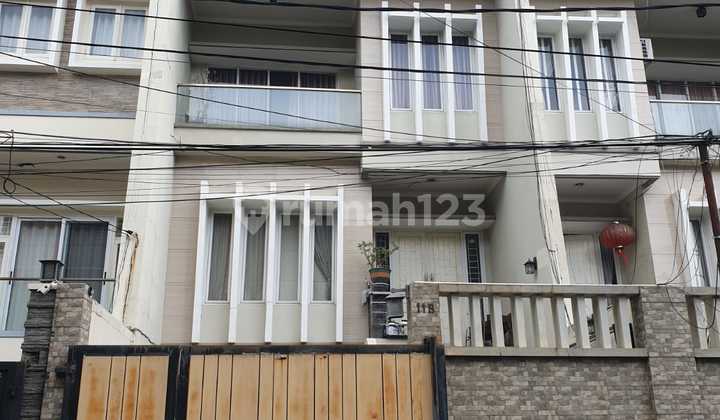 Rumah 2 Lantai Akses Bagus di Pluit Jakarta Utara 2