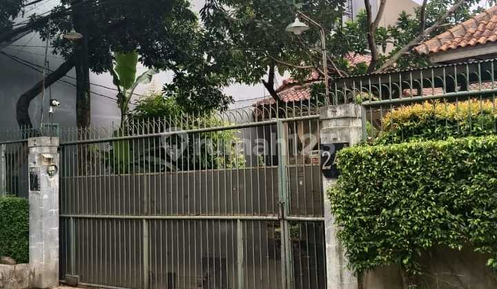 Old House on Jl. Arco Raya in South Cipete 2