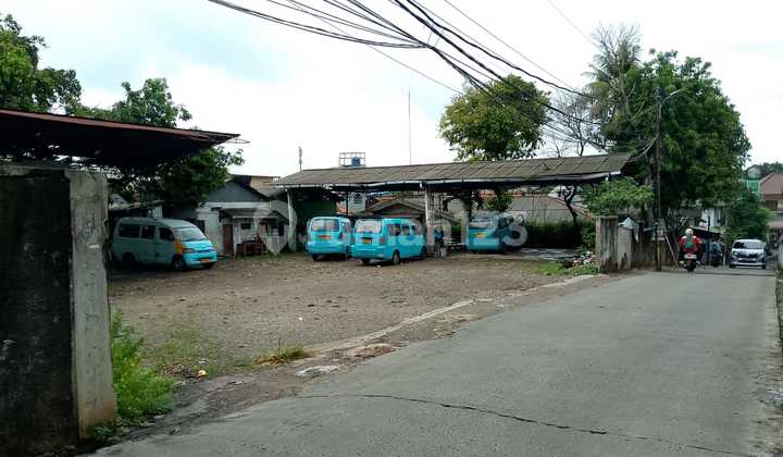 Rumah Luas di Jl Air Maya di Kebayoran Lama