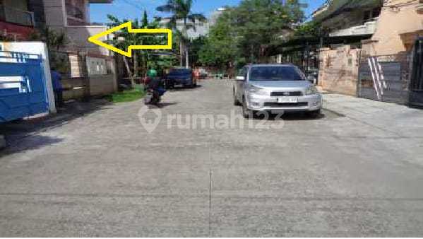 Rumah 2 Lantai SHM di Kedoya Utara 2
