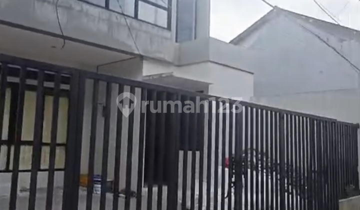 Rumah Lelang di Tebet Barat Jalan 1 Mobil