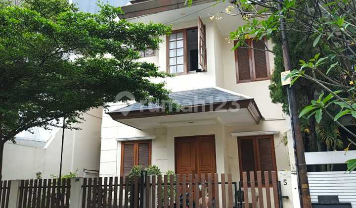 Rumah Nyaman Di Komplek Pondok Indah Jl. Pinang Perak V 2