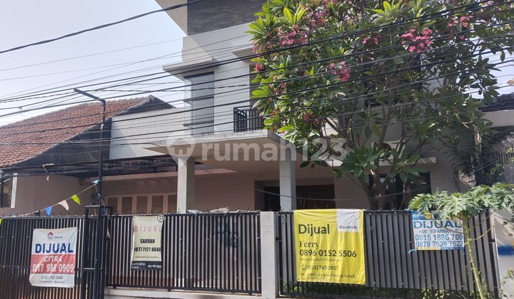 Auction House on Jalan Tanah Ara in Pondok Pinang, Negotiable Price. Auction House on Jalan Tanah Ara in Pondok Pinang, Negotiable Price.