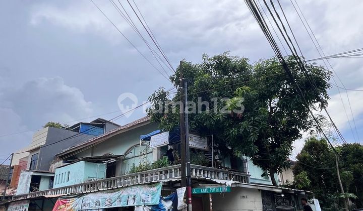 Hoek's Old House on Jl Kayu Putih V, Pulo Gadung, East Jakarta 2