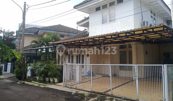 Rumah 2lnt Di Jl Mertilang 18 Di Tangerang Selatan Rumah 2lnt Di Jl Mertilang 18 Di Tangerang Selatan