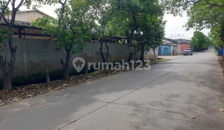 8-Room Container Access Warehouse in Jatake