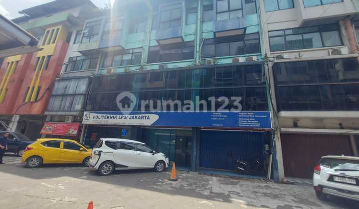 3-story shophouse in Sentra Rukan on Kramat Raya Senen, opposite Atrium. 2